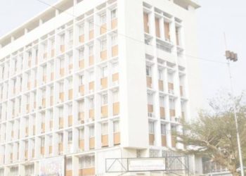 Un caissier au Minsanté emporte 303 millions de F.