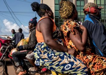 Des moto-taximen accusés d’avoir braqué et violé leurs clientes