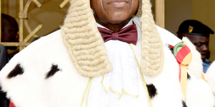 Le procureur général en guerre contre les abus des acyeurs des médias sociaux