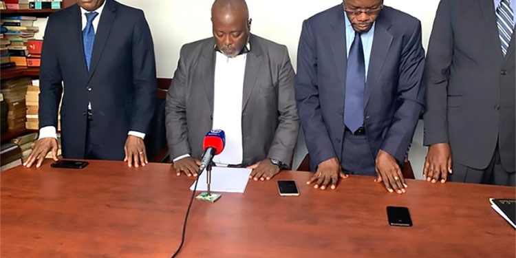 Maurice Kamto reprend sa robe d’avocat pour défendre les droits de ses partisans