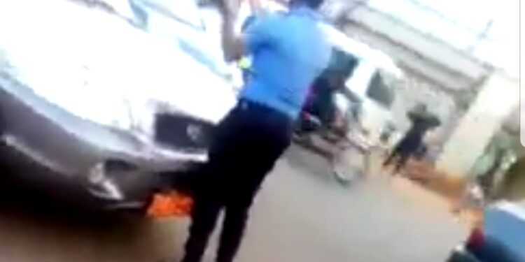 À Kondengui pour avoir tenté de tuer un fonctionnaire de police