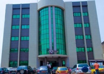 Les deux employés de qui conspiraient contre la CCA Bank