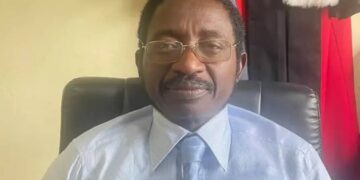 Le Pr Aba’a Oyono réclame trois milliards de francs à l’État