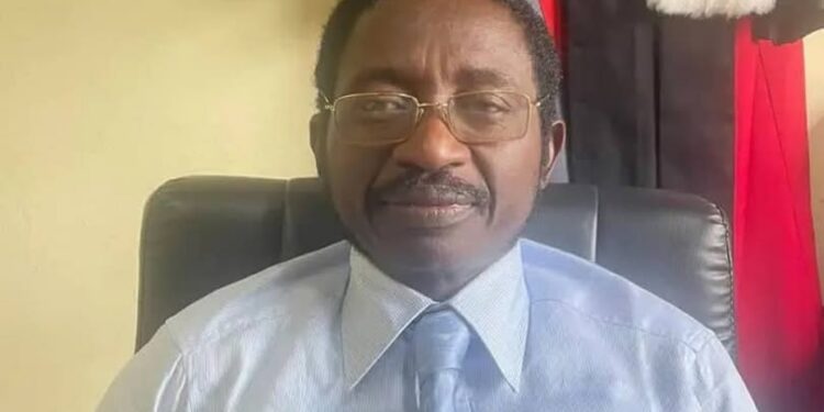 Le Pr Aba’a Oyono réclame trois milliards de francs à l’État