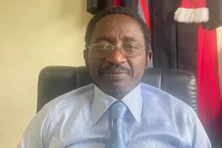 Le Pr Aba’a Oyono réclame trois milliards de francs à l’État